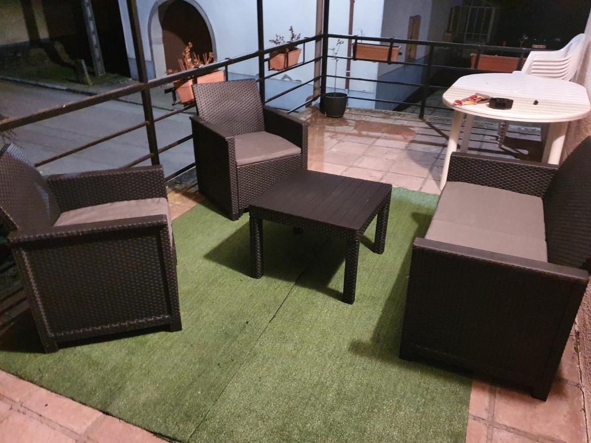 Appartement F1 Rez De Chausser Bg N°2 Bains-les-Bains Exteriér fotografie